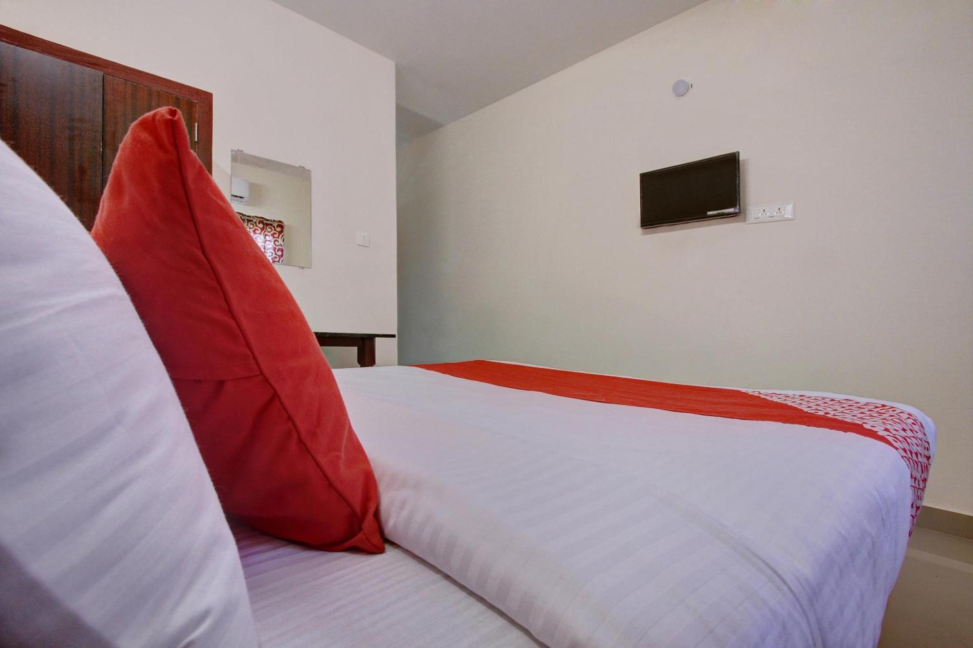 Hotel O Century Park Kasaragod Exterior photo