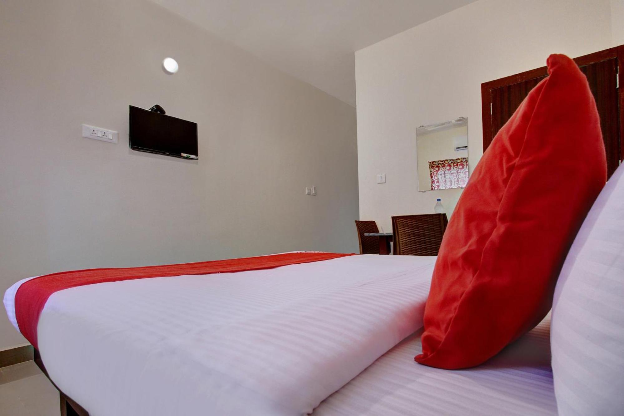 Hotel O Century Park Kasaragod Exterior photo